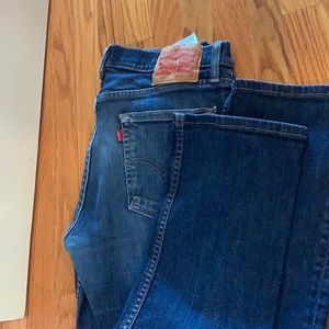 Women's Levi jeans